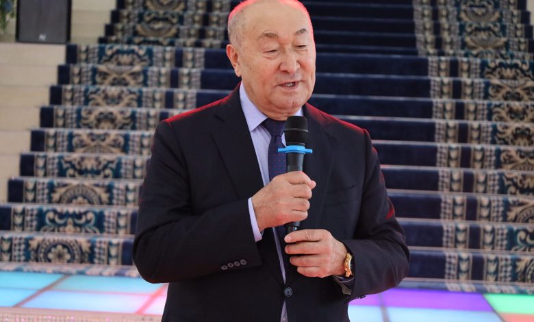 амалбек тшанов өмірбаяны